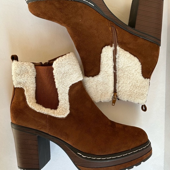 Pierre Dumas Brown Faux Suede Sherpa Trim Ankle Chunky Block Heel Boots Sz 9 - Picture 2 of 7